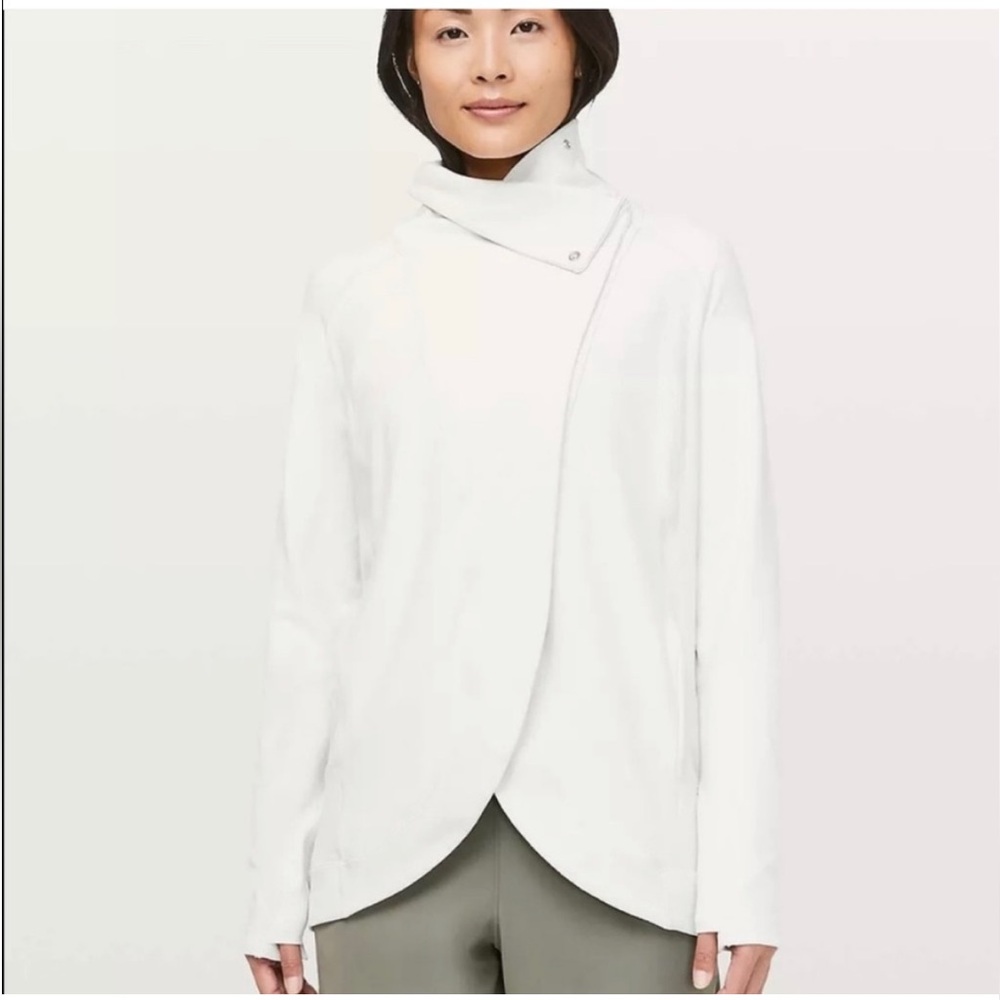 Lululemon Rulu Rally Wrap Top in Heathered Ocean Mist Sz 10